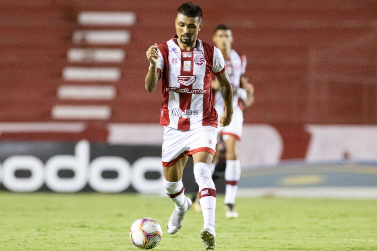 Aps 100 jogo com a camisa do Nutico, Kieza lamenta derrota ante Confiana