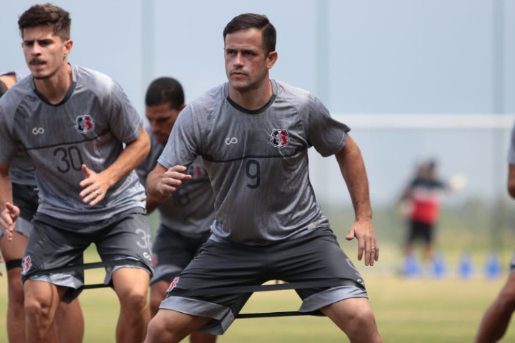Em pior temporada desde 2017, Pipico vive m fase no Santa Cruz