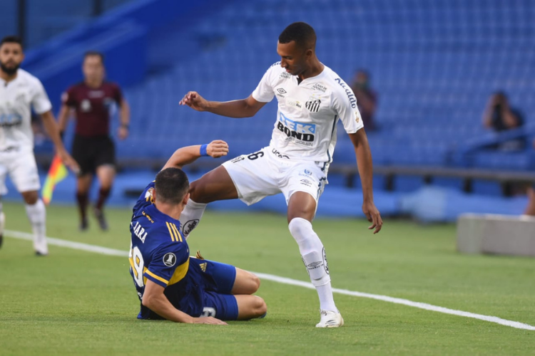 Santos e Boca Juniors empatam sem gols na Bombonera