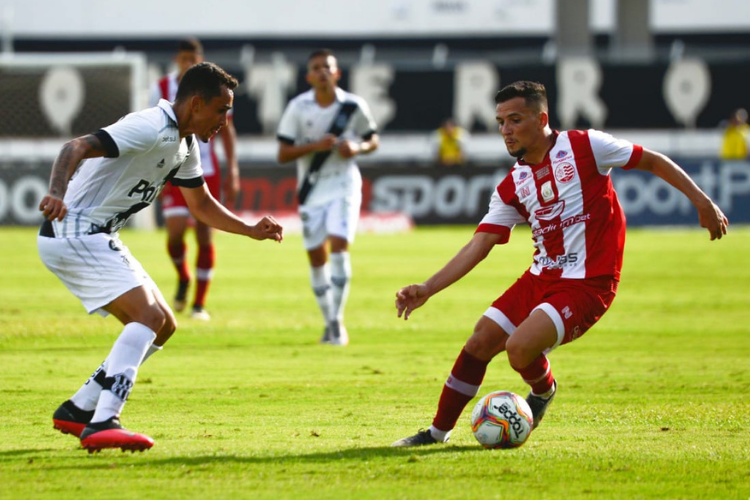Com sequncia de 10 jogos sem vencer fora de casa, Nutico  o pior visitante da Srie B