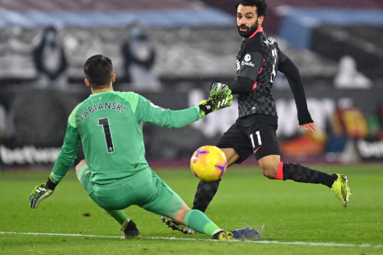 Arsenal cede empate contra o West Ham e vê vantagem na ponta do