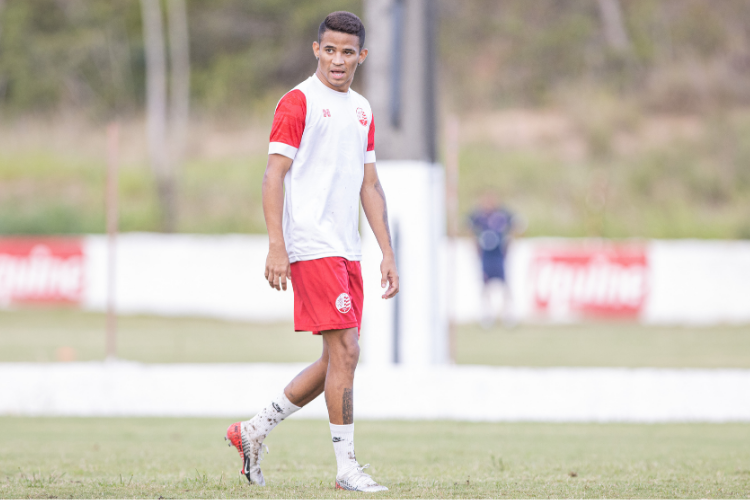 Nutico emplaca atacante Erick em seleo com melhores jogadores sub-23 da Srie B