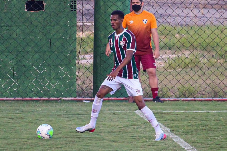 Emprestado pelo Nutico ao Fluminense, volante Wagninho espera mais oportunidades e empresrio revela outras sondagens