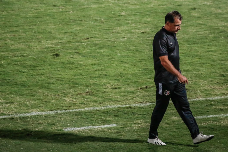 Atravs de redes sociais, tcnico Marcelo Martelotte se despede do Santa Cruz