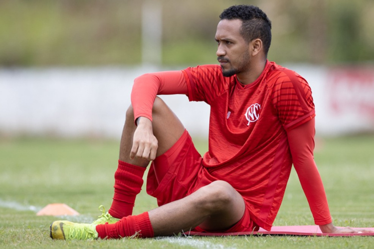 Jhonnatan  oferecido ao Paysandu, mas executivo nega negociao com o Nutico