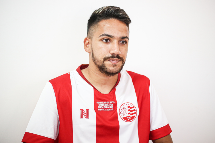 Apresentado, Giovanny fala de concorrncia no ataque e vontade de conquistar torcida