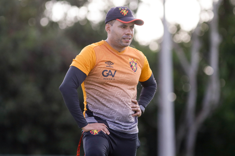 Mesmo com vitria contra Santa Cruz, Sport segue com chances escassas de classificao