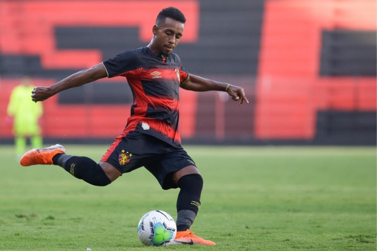 Atuaes: Em empate contra o Treze-PB, laterais do Sport tm bom desempenho