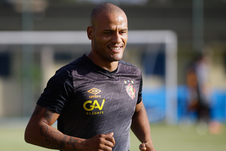 Capito do Sport, Patric espera jogo difcil na semifinal do Estadual contra o Salgueiro