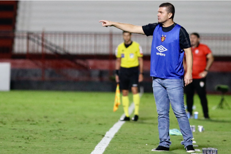 Umberto Louzer explica oscilao do Sport e prega unio para sair de momento difcil 'Precisamos de todos'