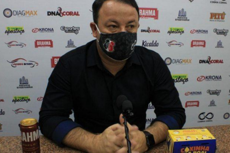 Mirando mudana de cenrio, executivo tricolor lamenta perda de atletas para o DM