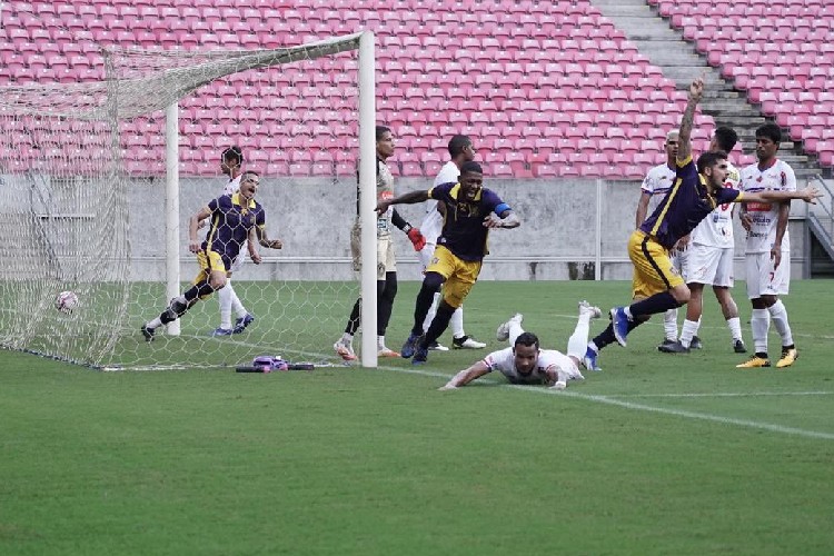 <i>(Foto: Reprodução/Twitter)</i> <i>(Foto: Reprodução/Twitter)</i>