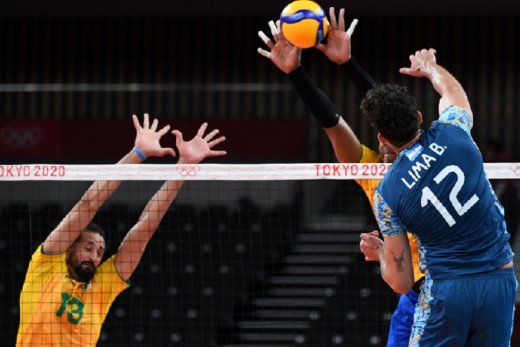 É de tie break! Com virada espetacular, Brasil vence Argentina no vôlei  masculino