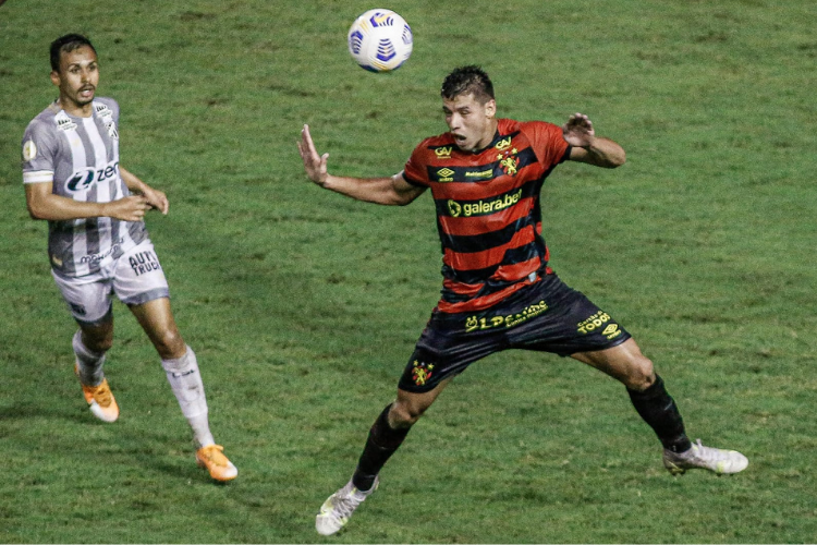 'Confortvel' na lateral, Chico cita apoio de Louzer e destaca solidez defensiva do Sport