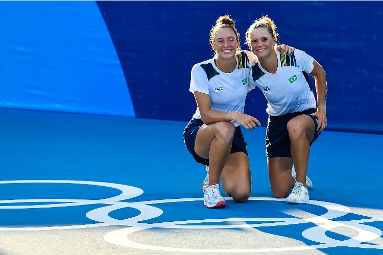 Bronze nos Jogos Olímpicos de Tóquio: Laura Pigossi e Luisa Stefani  conquistam a 1ª medalha olímpica da história do tênis brasileiro, Jogos  Olímpicos 2021