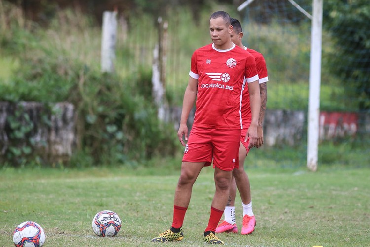 Caio Dantas chega ao Náutico e é mais um reforço do Timbu para