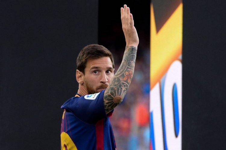 Torcedor do Barcelona aciona Justia para impedir ida de Messi ao PSG