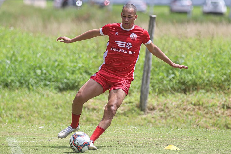 Caio Dantas chega ao Náutico e é mais um reforço do Timbu para