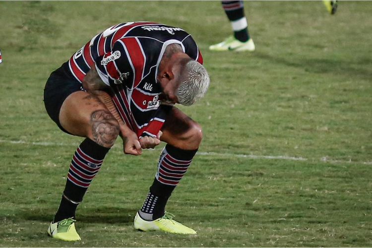 Breno Calixto avalia rebaixamento, cobra mudana de postura e mira 2022 diferente