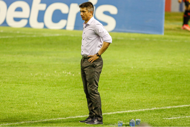 Gustavo Florentn confirma Pedro Henrique como substituto de Thyere na zaga do Sport e deixa novos reforos fora dos relacionados