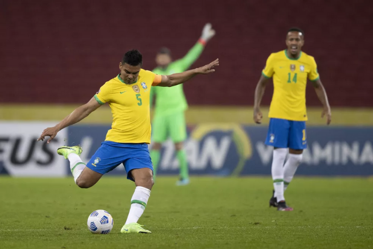 Casemiro  cortado da Seleo por infeco no dente; Tite convoca Douglas Luiz