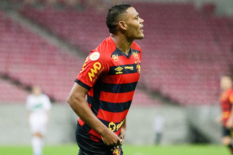 Artilheiro do Sport na temporada, Mikael prevê difícil duelo contra o Palmeiras - Esportes DP