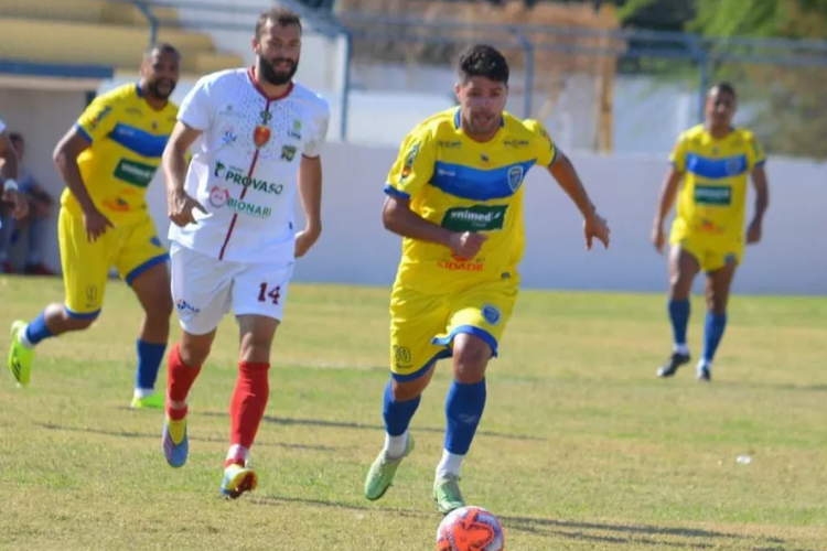 Caruaru City vence Petrolina e fica a uma vitria de fazer histria com acesso  elite do futebol de PE