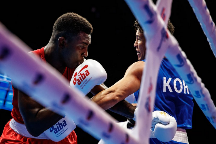 Mundial de Boxe: Michael Douglas e Keno Marley alcanam quartas
