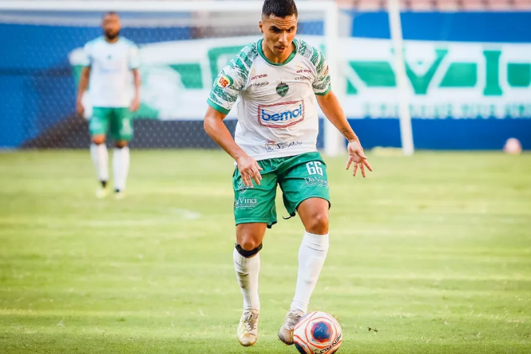 Empresrio confirma sondagem do Santa Cruz por lateral-esquerdo, mas nega acerto