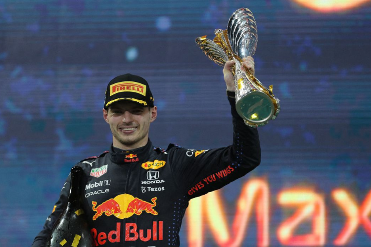 Mercedes desiste de apelao e parabeniza Verstappen por ttulo da F1