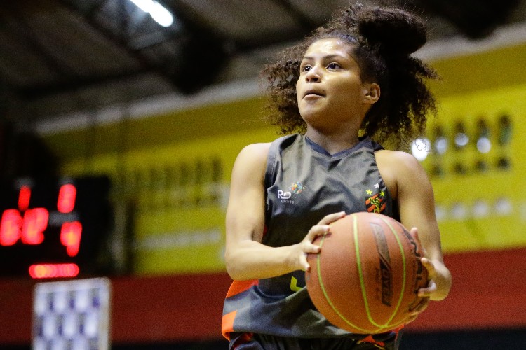 Basquete feminino é superado pela Austrália na estreia no Pré