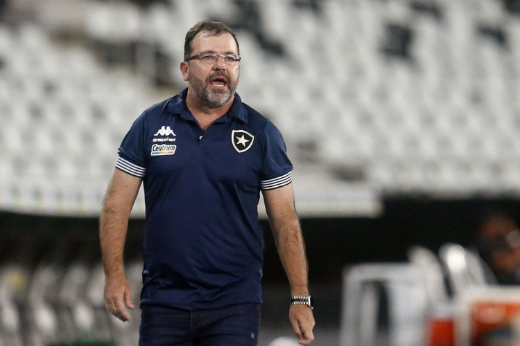 Botafogo demite Enderson Moreira aps derrota para Flu no Carioca