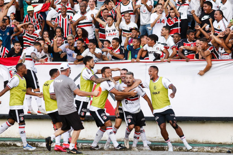Santa Cruz domina primeiro tempo, vence Sergipe no Arruda e entra no G-4 da Srie D