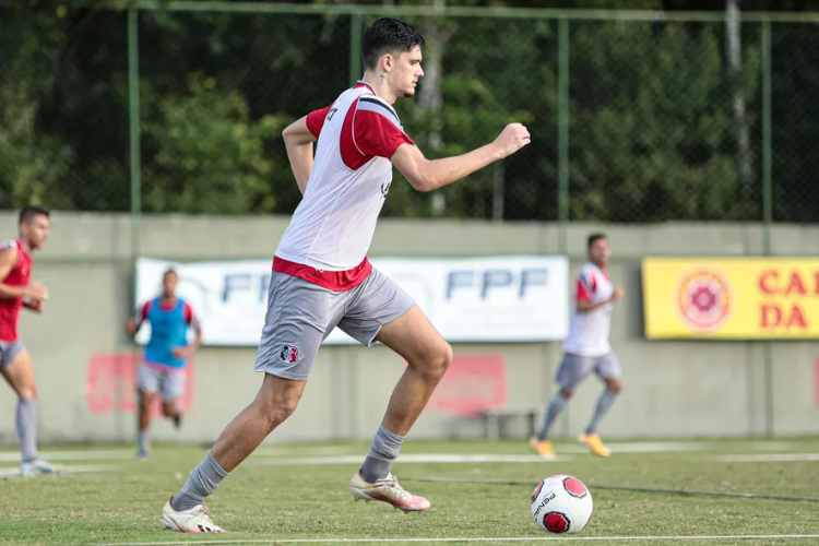Santa Cruz e Sampaio Correa entram em acordo e Luco deixa o clube aps seis meses