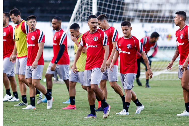 Com reforos, mas sem Hugo Cabral: Santa Cruz faz penltimo treino no Recife antes de viajar para encarar o ASA