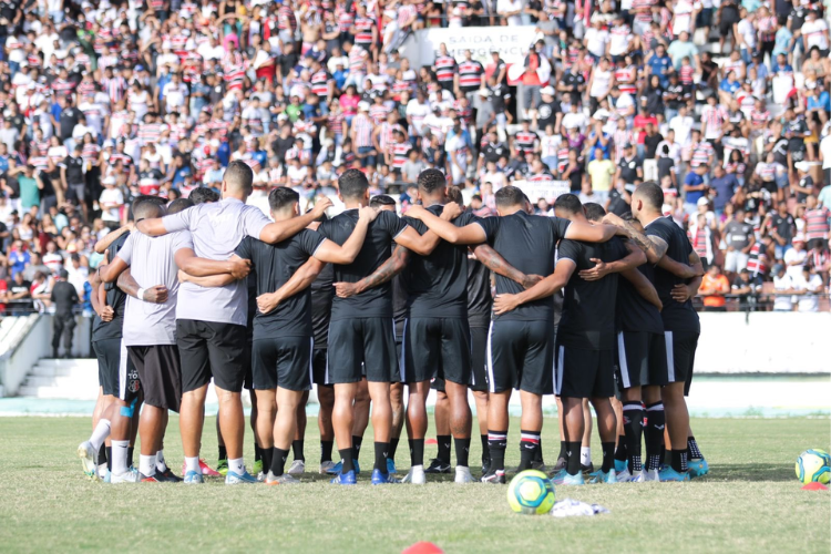 'Acreditar que o campeonato segue para ns'; Santa Cruz planeja 'vida' ps-deciso contra o Retr