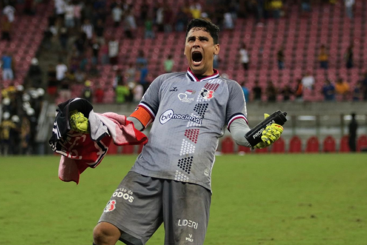 Jefferson  desfalque do Santa Cruz para partida decisiva contra o Tocantinpolis