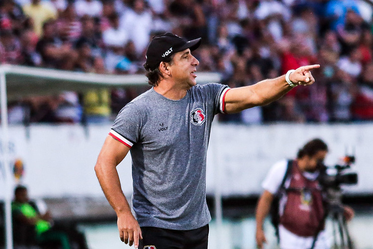 Em reunio, diretoria do Santa Cruz decide que Marcelo Martelotte no  mais treinador do time