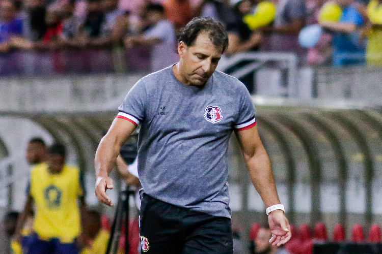 Martelotte se despede do Santa Cruz, agradece apoio e diz que 'ficar na torcida' pelo clube