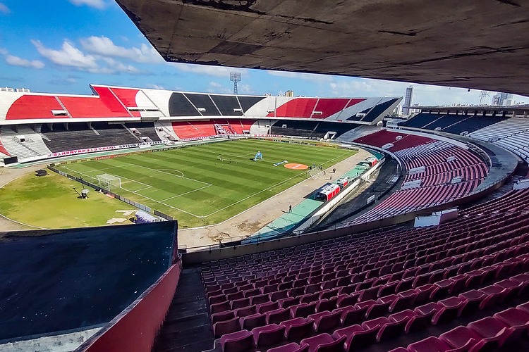Treinador, jogadores e calendrio: Santa Cruz ter semana para resolver incertezas