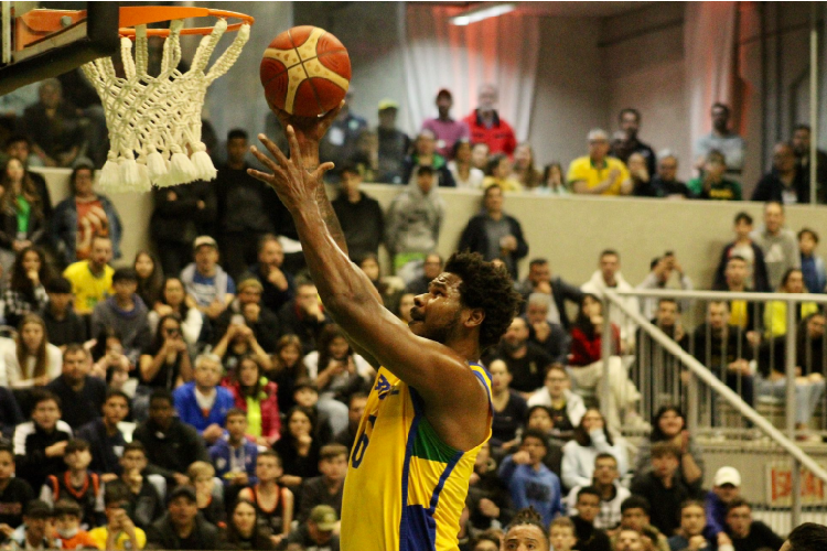 Con derecho a libre en el aeropuerto, la selección brasileña llega a Recife para la Copa América de Baloncesto