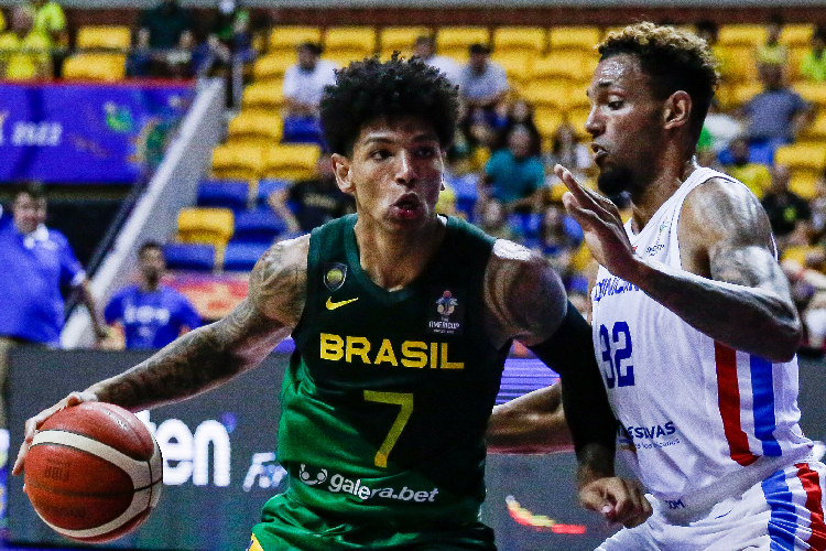 Valendo vaga na semifinal da Copa América de Basquete, Brasil