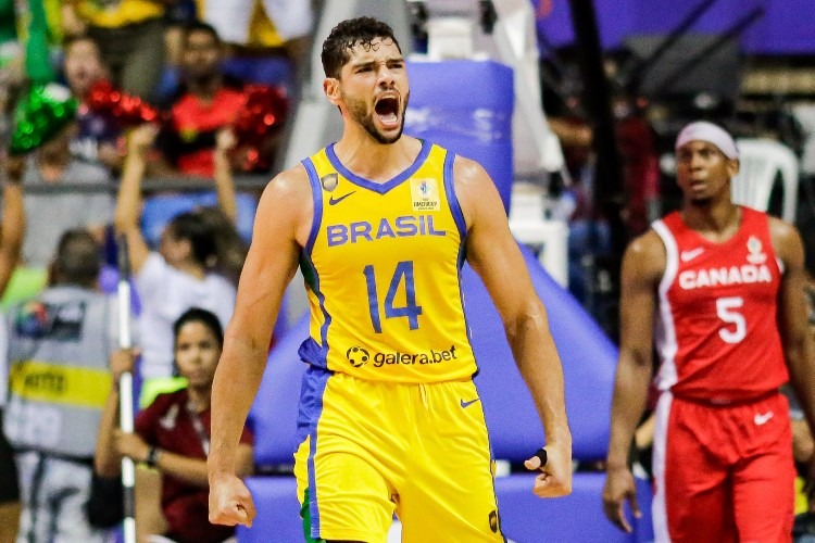 Brasil vence Canadá de virada e segue vivo na Copa do Mundo de basquete, basquete