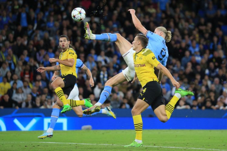 Em jogo de sete gols, Manchester City vence o Real Madrid e larga