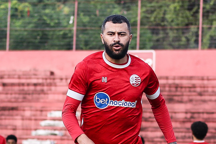 Aps 10 derrota seguida como visitante na Srie B, Joo Lucas desabafa: 'Nutico no deveria passar por isso'
