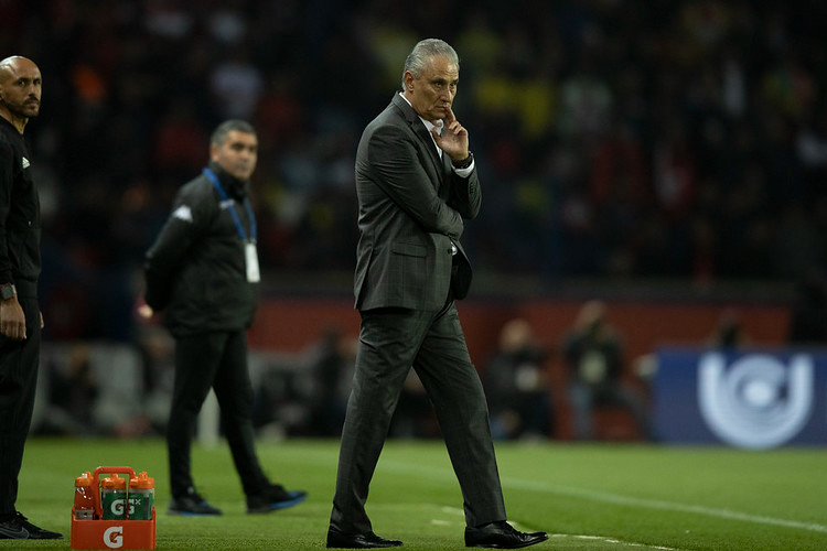 Estrangeiros ganham espao para substituir Tite no comando da Seleo
