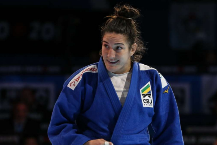Mayra Aguiar vence chinesa e  tricampe mundial de jud