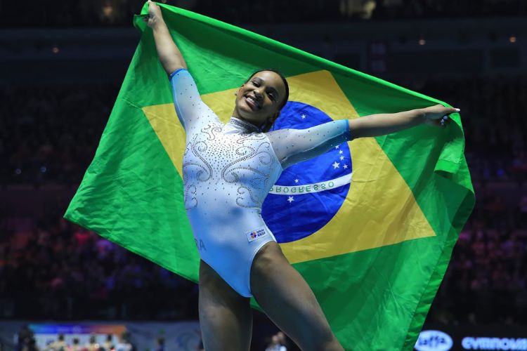 Rebeca Andrade conquista medalha de bronze na trave no Mundial de