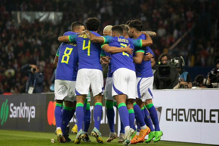 Jogadores expressam alegria por convocao para a Copa