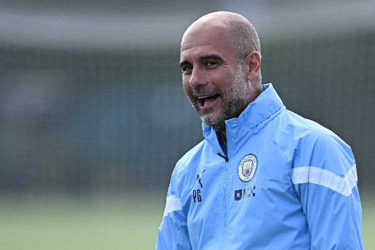  Pep Guardiola renova contrato com o Manchester City por dois anos